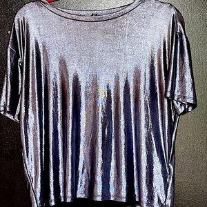 70’s was GOOD VIBES ONLY 🪩Metallic Tee- shirt. Nice